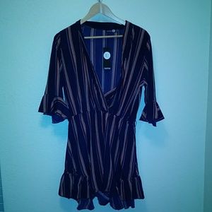 NWT Boohoo Brand Navy Striped Short Romper